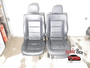 Używane Fotele + kanapa (kompletne) Mercedes E (W212) E-300 BlueTec Hybrid V6 24V Cena na żądanie oferowane przez Rooie Ben autodemontage