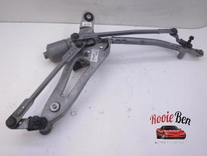 Used Wiper motor + mechanism Porsche 911 (991) 3.8 24V Turbo S Price on request offered by Rooie Ben autodemontage