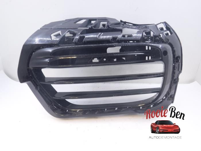 Używane Grill Porsche 911 (991) 3.8 24V Turbo S Cena € 100,00 Procedura marży oferowane przez Rooie Ben autodemontage