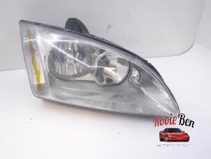 Used Headlight, right Ford Focus 2 Wagon 1.6 TDCi 16V 110 Price on request offered by Rooie Ben autodemontage
