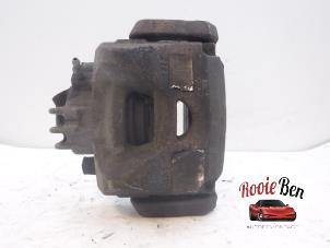 Used Front brake calliper, left Citroen C4 Picasso (UD/UE/UF) 1.6 16V VTi 120 Price on request offered by Rooie Ben autodemontage