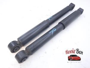 Used Shock absorber kit Volkswagen Caddy Combi IV 2.0 TDI 75 Price on request offered by Rooie Ben autodemontage