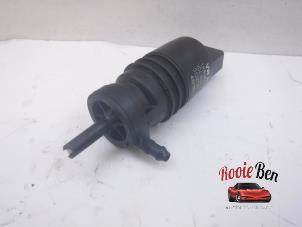 Used Windscreen washer pump Porsche 911 (991) 3.8 24V Turbo S Price on request offered by Rooie Ben autodemontage