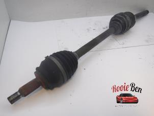 Used Front drive shaft, right Jeep Patriot (MK74) 2.2 CRD 16V 4x4 Price on request offered by Rooie Ben autodemontage