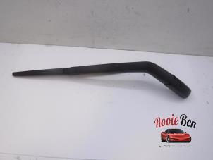 Used Rear wiper arm Toyota Yaris III (P13) 1.0 12V VVT-i Price on request offered by Rooie Ben autodemontage