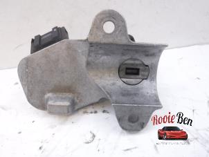 Used Ignition switch contact block Volkswagen Crafter 2.5 TDI 30/32/35/46/50 Price on request offered by Rooie Ben autodemontage