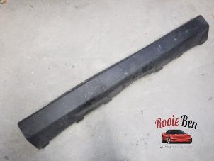 Used Rear bumper component, central Volkswagen Crafter 2.5 TDI 30/32/35/46/50 Price on request offered by Rooie Ben autodemontage
