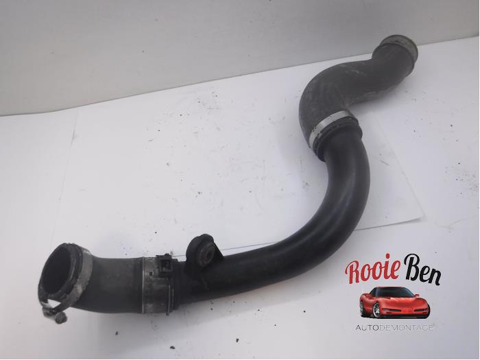 Usagé Tube intercooler Volkswagen Transporter T5 2.0 TDI DRF Prix € 25,00 Règlement à la marge proposé par Rooie Ben autodemontage