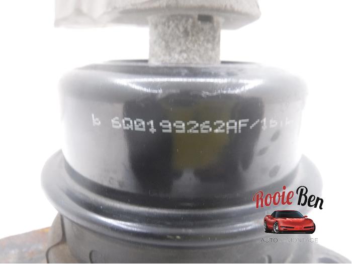Engine mount from a Seat Ibiza III (6L1) 1.2 12V 2005