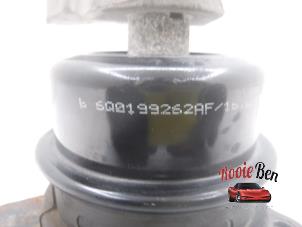 Engine mount from a Seat Ibiza III (6L1) 1.2 12V 2005