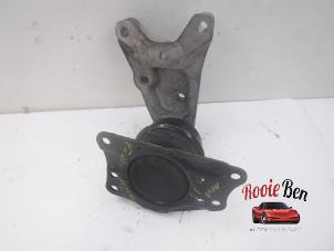 Engine mount from a Seat Ibiza III (6L1) 1.2 12V 2005