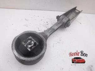 Engine mount from a Seat Ibiza III (6L1) 1.2 12V 2005
