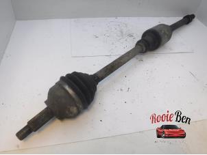 Used Front drive shaft, right Opel Vivaro 1.9 DI Price € 50,00 Margin scheme offered by Rooie Ben autodemontage