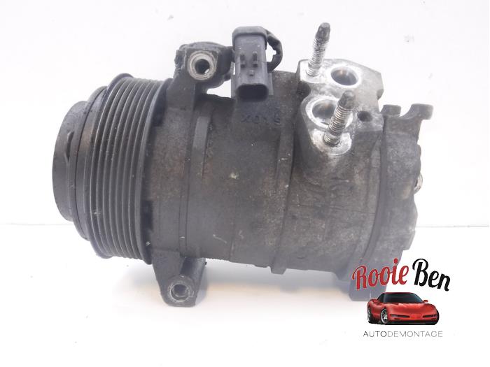 Usagé Pompe clim Jeep Grand Cherokee (WH/WK) 3.0 CRD V6 24V DPF Prix € 75,00 Règlement à la marge proposé par Rooie Ben autodemontage