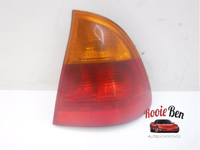 Taillight, right from a BMW 3 serie Touring (E46/3) 330d 24V 2001