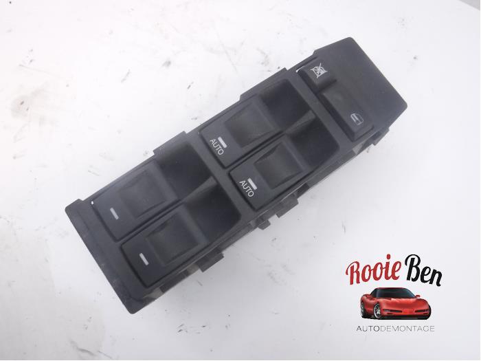 Usados Interruptor combinado de ventanillas Chrysler 300 C 2.7 V6 24V Precio € 50,00 Norma de margen ofrecido por Rooie Ben autodemontage