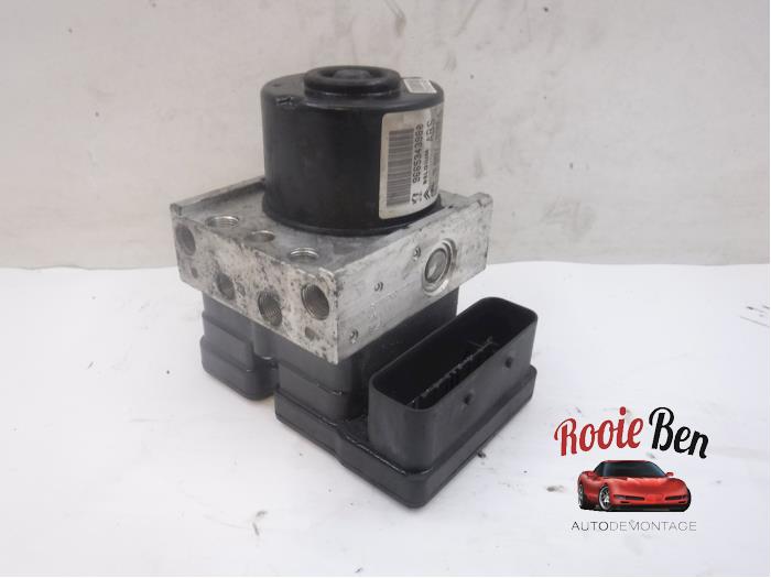 Usagé Pompe ABS Peugeot 207/207+ (WA/WC/WM) 1.4 Prix € 50,00 Règlement à la marge proposé par Rooie Ben autodemontage