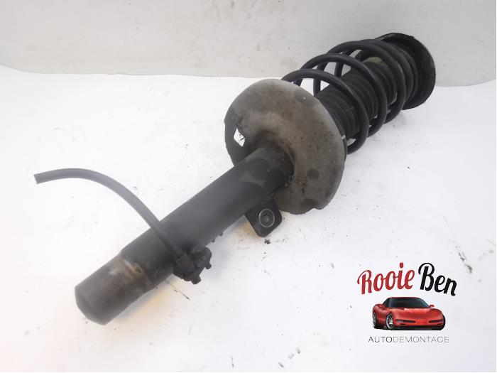 Front shock absorber rod, left from a Peugeot 207/207+ (WA/WC/WM) 1.4 2011