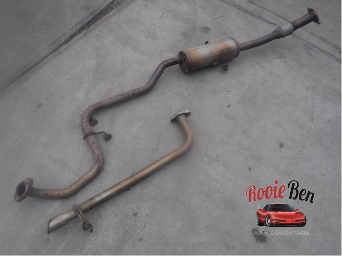 Exhaust (complete) from a Toyota Yaris III (P13) 1.4 D-4D-F 2015
