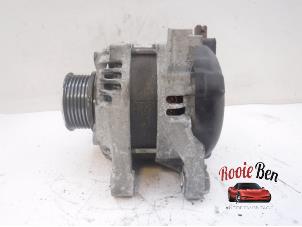 Dynamo van een Toyota Yaris III (P13) 1.4 D-4D-F 2015
