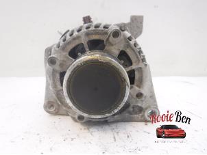 Dynamo van een Toyota Yaris III (P13) 1.4 D-4D-F 2015