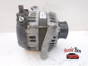Dynamo van een Toyota Yaris III (P13) 1.4 D-4D-F 2015