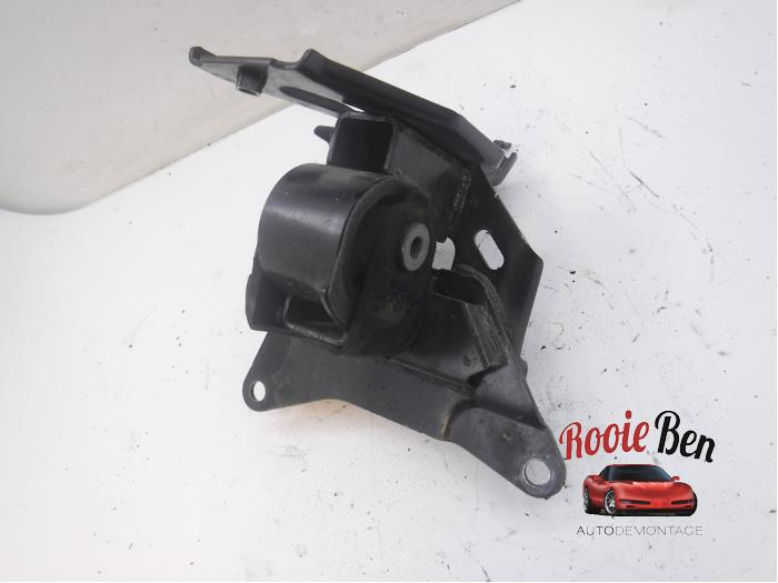 Used Engine mount Toyota Yaris III (P13) 1.4 D-4D-F Price € 25,00 Margin scheme offered by Rooie Ben autodemontage