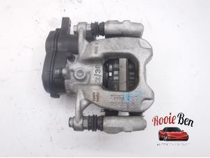 Used Rear brake calliper, left Jeep Compass (MP) 1.4 Multi Air2 16V 4x4 Price on request offered by Rooie Ben autodemontage