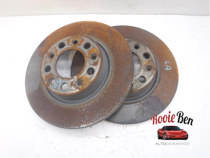 Rear brake disc from a Jeep Compass (MP) 1.4 Multi Air2 16V 4x4 2019