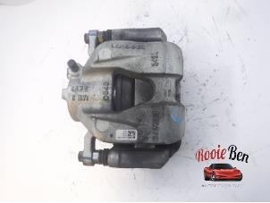 Used Front brake calliper, left Jeep Compass (MP) 1.4 Multi Air2 16V 4x4 Price on request offered by Rooie Ben autodemontage