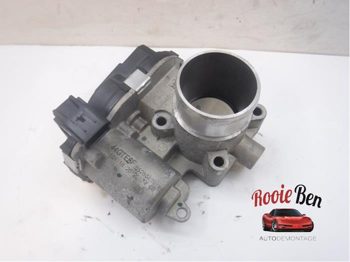 Usagé Boitier papillon Jeep Compass II (MP) 1.4 Multi Air2 16V Prix € 75,00 Règlement à la marge proposé par Rooie Ben autodemontage