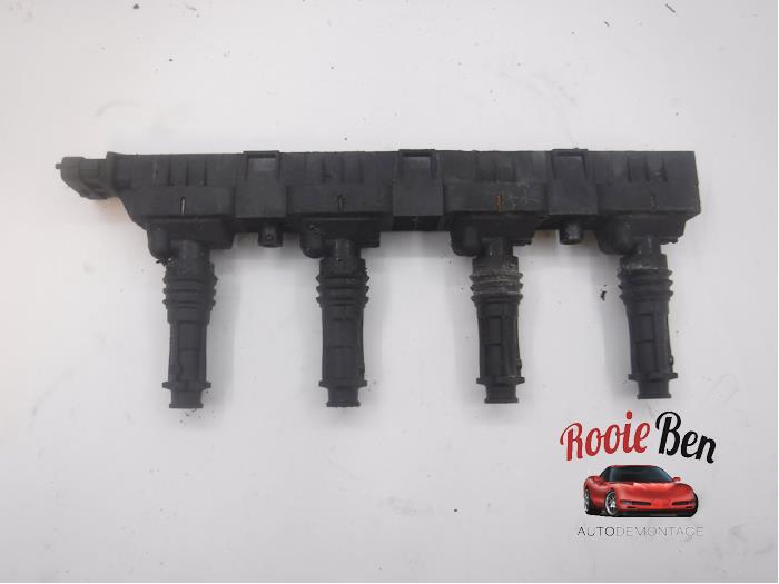 Ignition coil from a Opel Corsa C (F08/68) 1.2 16V 2003