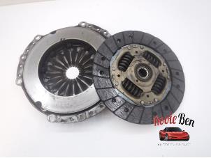 Used Clutch kit (complete) Mini Clubman (R55) 1.6 16V Cooper Price on request offered by Rooie Ben autodemontage