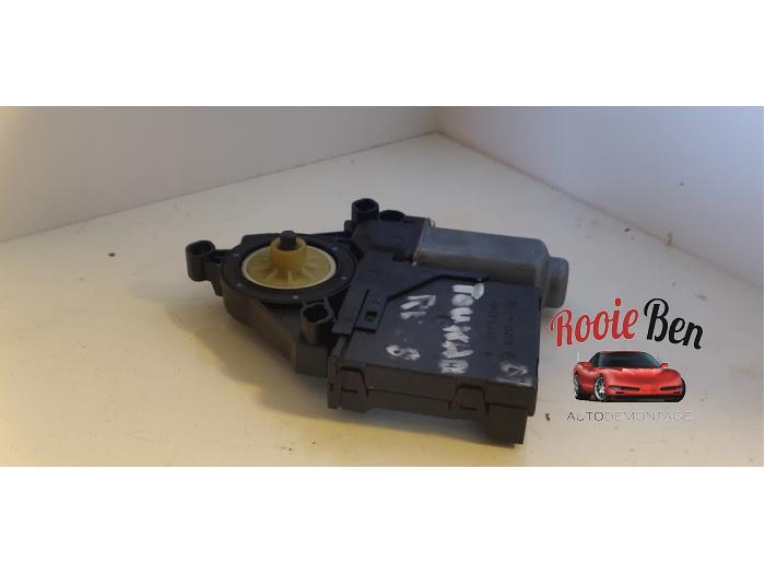 Door window regulator motor