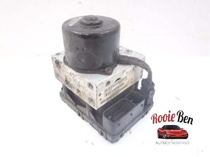 Usagé Bloc ABS Chrysler Voyager/Grand Voyager (RG/RS) 2.5 CRD 16V Prix € 60,00 Règlement à la marge proposé par Rooie Ben autodemontage