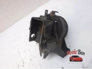 Used Engine mount Chrysler Voyager/Grand Voyager (RG) 2.8 CRD 16V Autom. Price on request offered by Rooie Ben autodemontage
