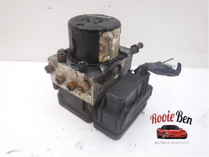 Używane Pompa ABS Chrysler Voyager/Grand Voyager (RG/RS) 2.8 CRD 16V Autom. Cena € 60,00 Procedura marży oferowane przez Rooie Ben autodemontage