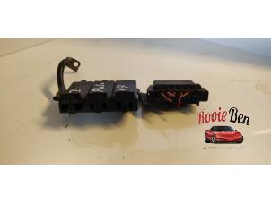 Used Fuse box Volkswagen Polo IV (9N1/2/3) 1.4 16V Price on request offered by Rooie Ben autodemontage