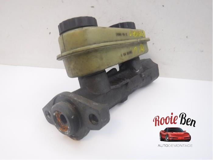 Used Master cylinder Chrysler Le Baron Coupé 2.5i Price € 20,00 Margin scheme offered by Rooie Ben autodemontage