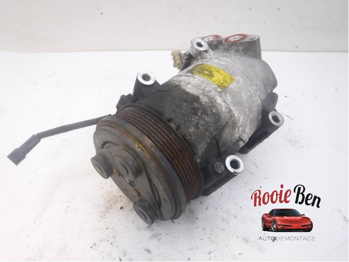 Air conditioning pump from a Ford Focus 2 Wagon 1.6 TDCi 16V 110 2007