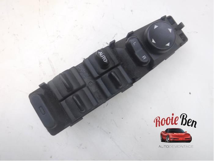 Usados Interruptor combinado de ventanillas Buick Park Avenue 3.8 Precio € 10,00 Norma de margen ofrecido por Rooie Ben autodemontage