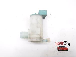 Usagé Pompe lave-glace avant Nissan 350 Z (Z33) 3.5 V6 24V Prix € 12,50 Règlement à la marge proposé par Rooie Ben autodemontage