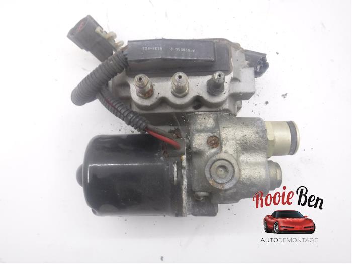 Usagé Bloc ABS Ford Usa Explorer (UN46) 4.9 V8 4x4 Prix € 50,00 Règlement à la marge proposé par Rooie Ben autodemontage