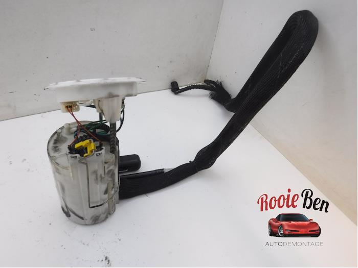 Gebrauchte Benzinpumpe BMW 6 serie (E64) 650 i 4.8 V8 32V Preis € 50,00 Margenregelung angeboten von Rooie Ben autodemontage