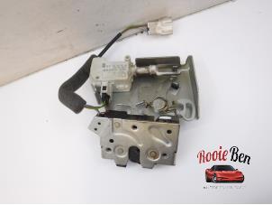 Used Tailgate lock mechanism Jaguar X-type 2.5 V6 24V Price on request offered by Rooie Ben autodemontage