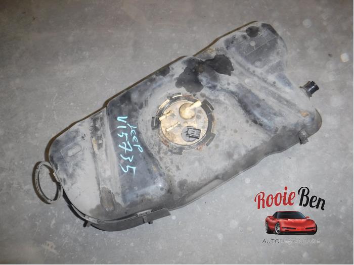 Używane Zbiornik Jeep Cherokee/Liberty (KJ) 2.8 CRD 16V Cena € 50,00 Procedura marży oferowane przez Rooie Ben autodemontage