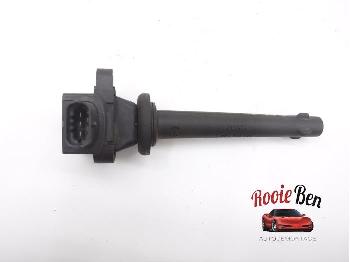 Zündspule van een Nissan Micra (K11) 1.4 16V 2001
