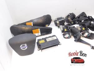 Used Airbag set + module Volvo V40 (MV) 1.6 D2 Price on request offered by Rooie Ben autodemontage