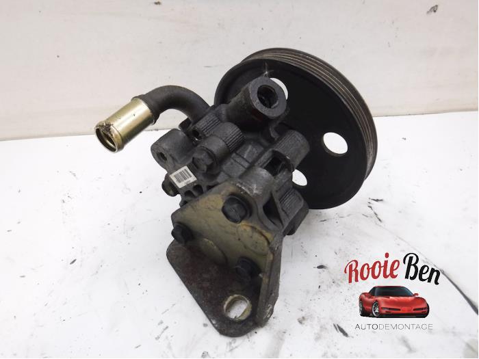 Usagé Pompe direction assistée Chrysler Voyager/Grand Voyager (RG/RS) 2.8 CRD 16V Grand Voyager Prix € 40,00 Règlement à la marge proposé par Rooie Ben autodemontage