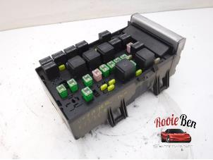 Used Fuse box Chrysler Voyager/Grand Voyager (RG) 2.8 CRD 16V Grand Voyager Price € 60,00 Margin scheme offered by Rooie Ben autodemontage